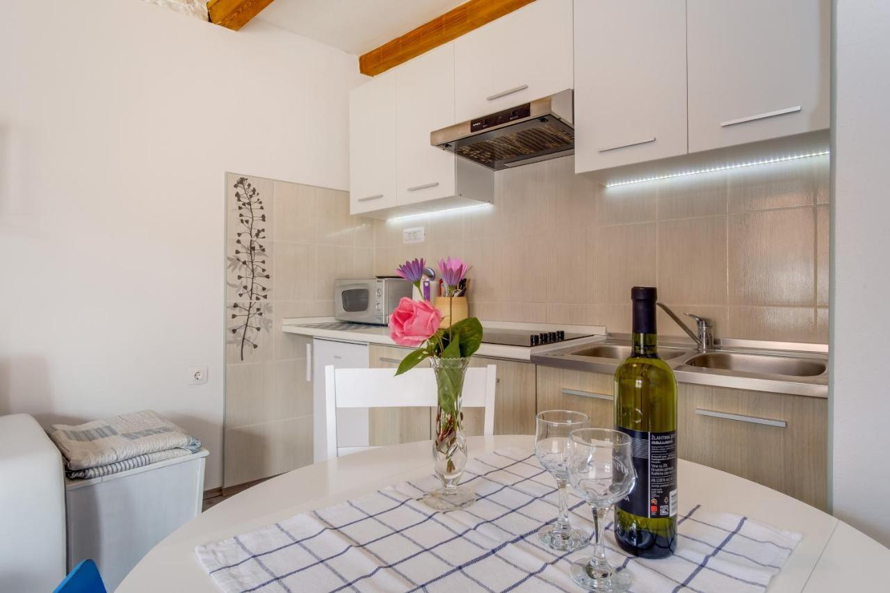 Apartments Kastel Вели-Лошинь Экстерьер фото